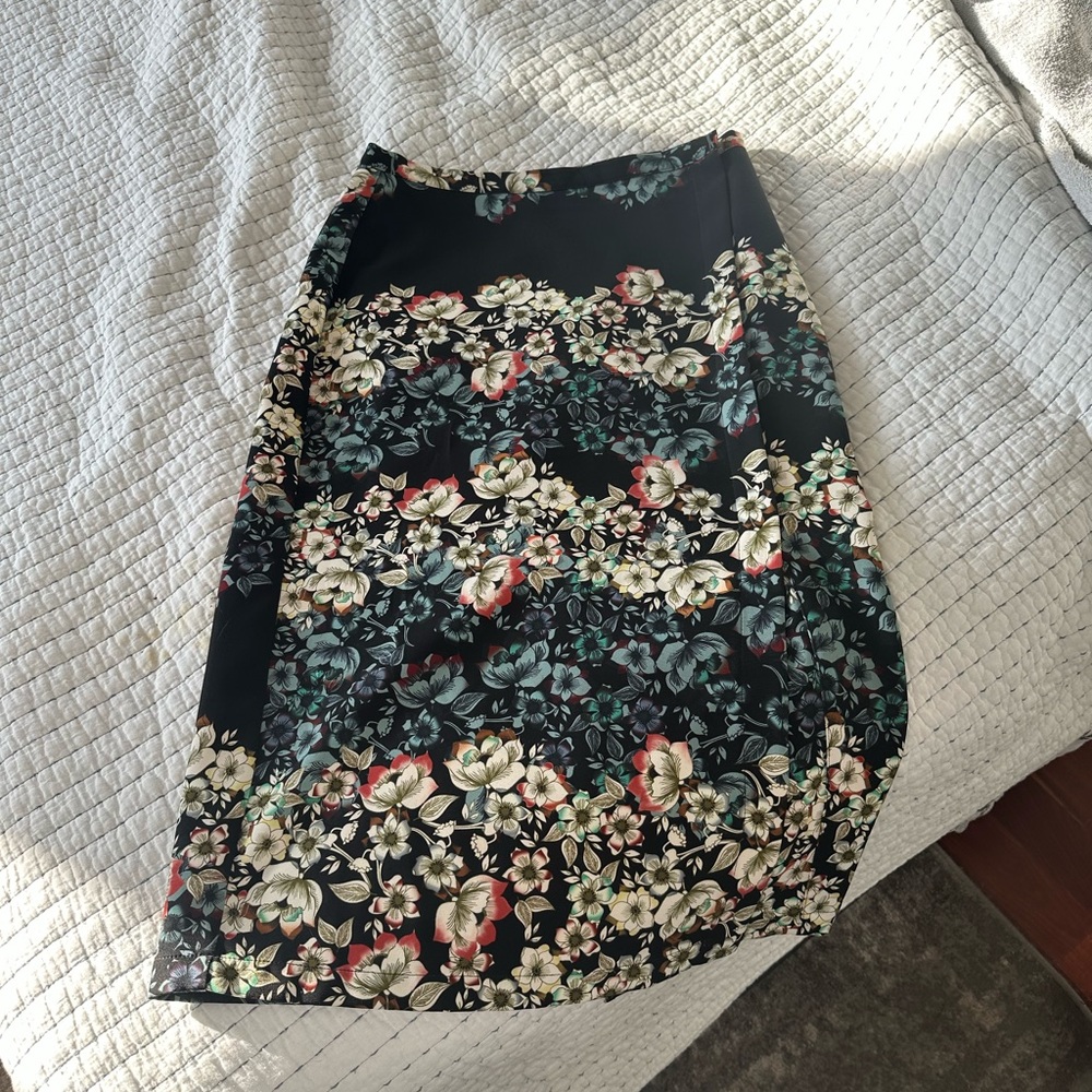 Skirt. Topshop on the UK size 6 floral